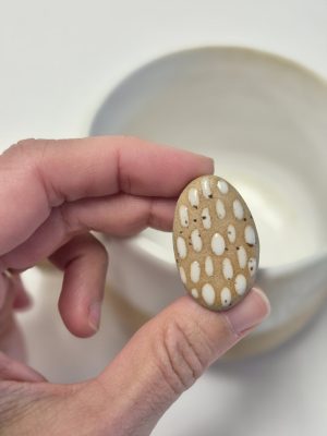 Ceramic ring with drops