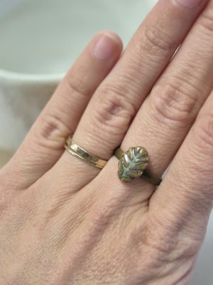 Tiny leaf ring